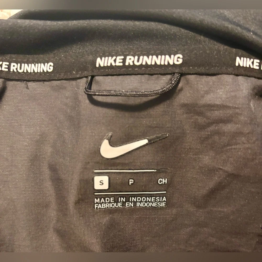Nike Running Jacket - Picture 3 of 6